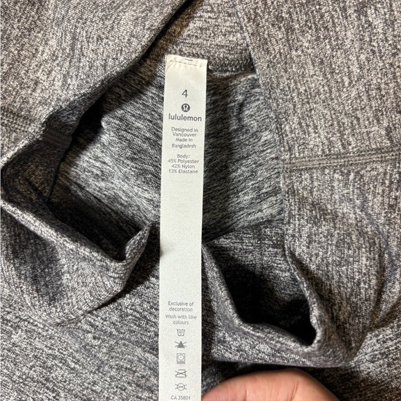 Lululemon Crop Leggings in gray | Sz 4 - Picture 6 of 6